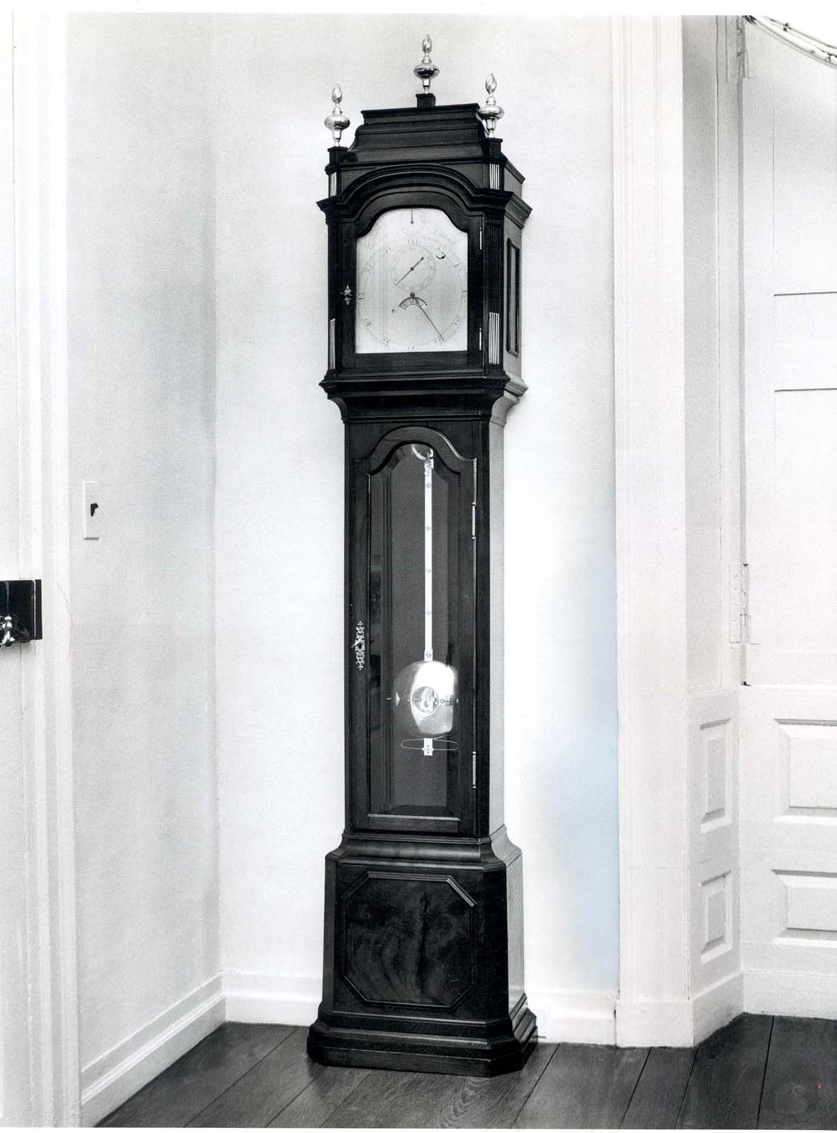 Clock, Regulator